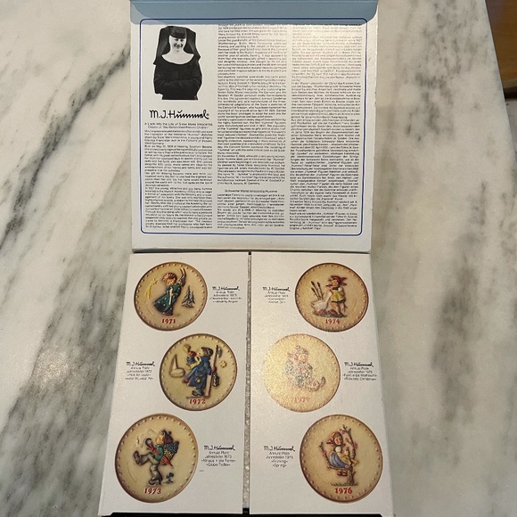 VINTAGE M.J. HUMMEL PLATE 1979 - "Singing Lesson" - Picture 10 of 15